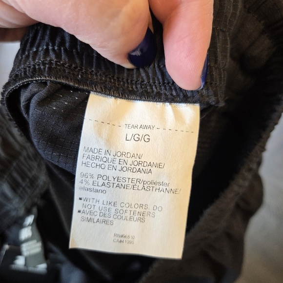 Under Armour Men's Large UA Unstoppable Vented Gray/black Athletic Shorts New - Picture 8 of 10